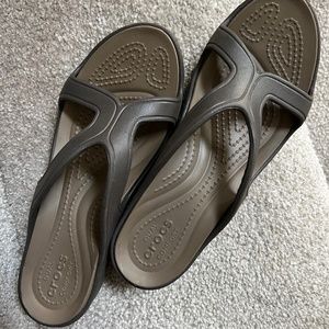 Women’s Crocs Wedge Sandals size 6